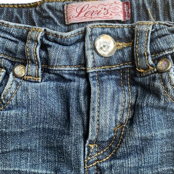 2/$20 💖 Levi’s: Straight Leg Mid Wash Jean - Picture 4 of 9